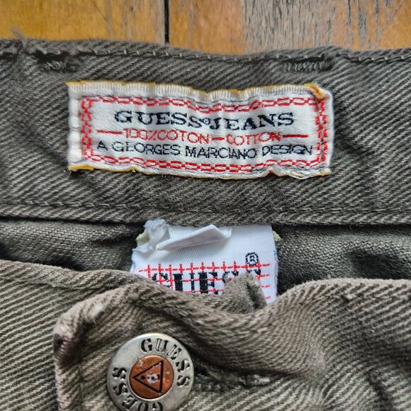 Vintage Mid-Rise Cropped Guess Jeans - Picture 2 of 4